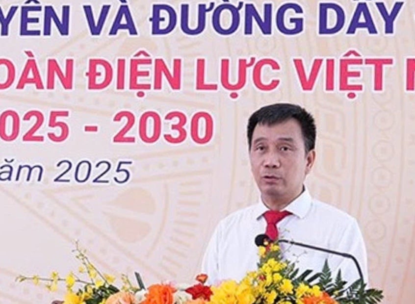 Đồng chí Nguyễn Tuấn Tùng - Bí thư Đảng ủy, Chủ tịch HĐTV EVNNPT phát biểu tại buổi lễ gắn biển công trình Trạm biến áp 500kV Vĩnh Yên và đường dây đấu nối. Ảnh: EVNNPT. Đồng chí Nguyễn Tuấn Tùng - Bí thư Đảng ủy, Chủ tịch HĐTV EVNNPT phát biểu tại buổi lễ gắn biển công trình Trạm biến áp 500kV Vĩnh Yên và đường dây đấu nối. Ảnh: EVNNPT.