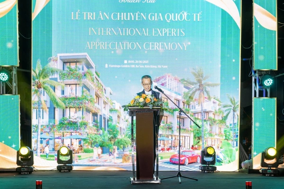 Đại diện Tập đoàn công nghệ quốc tế phát biểu trong Lễ tri ân chuyên gia do CĐT Flamingo tổ chức. Ảnh: CĐT. Đại diện Tập đoàn công nghệ quốc tế phát biểu trong Lễ tri ân chuyên gia do CĐT Flamingo tổ chức. Ảnh: CĐT.
