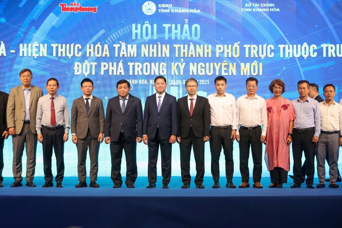 Phó Thủ tướng Chính phủ Nguyễn Chí Dũng dự hội thảo 'Khánh Hòa: Hiện thực hóa tầm nhìn thành phố trực thuộc Trung ương - Đột phá trong kỷ nguyên mới'. Ảnh: Phương Chi. Phó Thủ tướng Chính phủ Nguyễn Chí Dũng dự hội thảo 'Khánh Hòa: Hiện thực hóa tầm nhìn thành phố trực thuộc Trung ương - Đột phá trong kỷ nguyên mới'. Ảnh: Phương Chi.