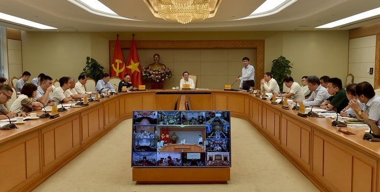 Thứ trưởng Bộ Nông nghiệp và Môi trường Trần Quý Kiên đề xuất ba nhóm nội dung lớn cần được điều chỉnh, sửa đổi và quy định rõ trong Nghị quyết. Ảnh: VGP/Minh Khôi. Thứ trưởng Bộ Nông nghiệp và Môi trường Trần Quý Kiên đề xuất ba nhóm nội dung lớn cần được điều chỉnh, sửa đổi và quy định rõ trong Nghị quyết. Ảnh: VGP/Minh Khôi.