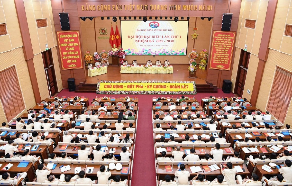 Quang cảnh Đại hội Đảng bộ Công an tỉnh Phú Thọ lần thứ I (nhiệm kỳ 2025-2030). Ảnh: Công an tỉnh Phú Thọ. Quang cảnh Đại hội Đảng bộ Công an tỉnh Phú Thọ lần thứ I (nhiệm kỳ 2025-2030). Ảnh: Công an tỉnh Phú Thọ.