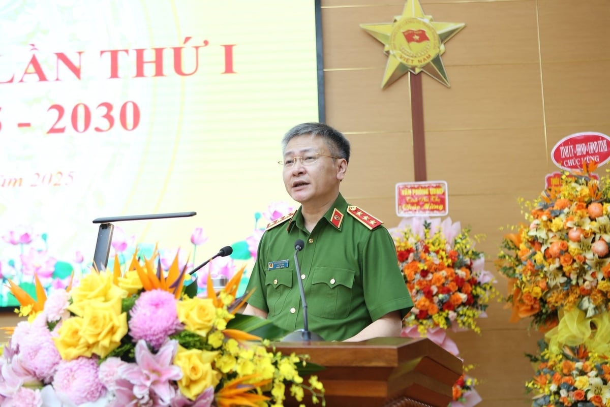 Thượng tướng Nguyễn Ngọc Lâm, Ủy viên Ban Thường vụ Đảng ủy Công an Trung ương, Thứ trưởng Bộ Công an đến dự đại hội. Ảnh: Công an tỉnh Phú Thọ. Thượng tướng Nguyễn Ngọc Lâm, Ủy viên Ban Thường vụ Đảng ủy Công an Trung ương, Thứ trưởng Bộ Công an đến dự đại hội. Ảnh: Công an tỉnh Phú Thọ.