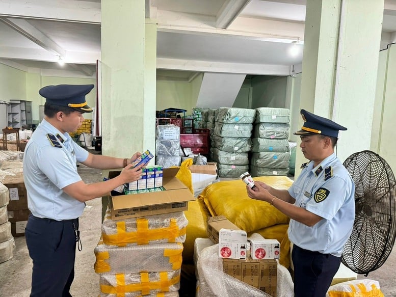 Thời gian qua, lực lượng chức năng đã triệt phá nhiều tổ chức kinh doanh thực phẩm giả. Ảnh: Phan Trang. Thời gian qua, lực lượng chức năng đã triệt phá nhiều tổ chức kinh doanh thực phẩm giả. Ảnh: Phan Trang.