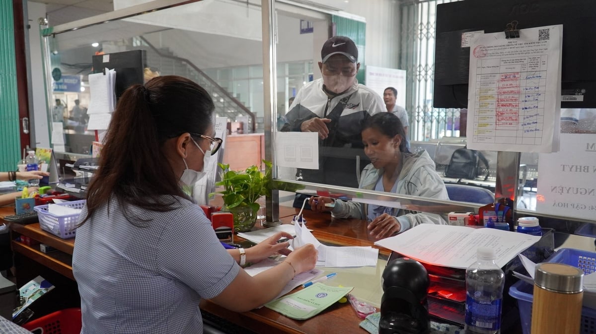 Các cơ quan tại TP.HCM vẫn hoạt động tại nhiều trụ sở để bảo đảm ổn định trong giai đoạn chuyển tiếp. Ảnh: Trần Phi.