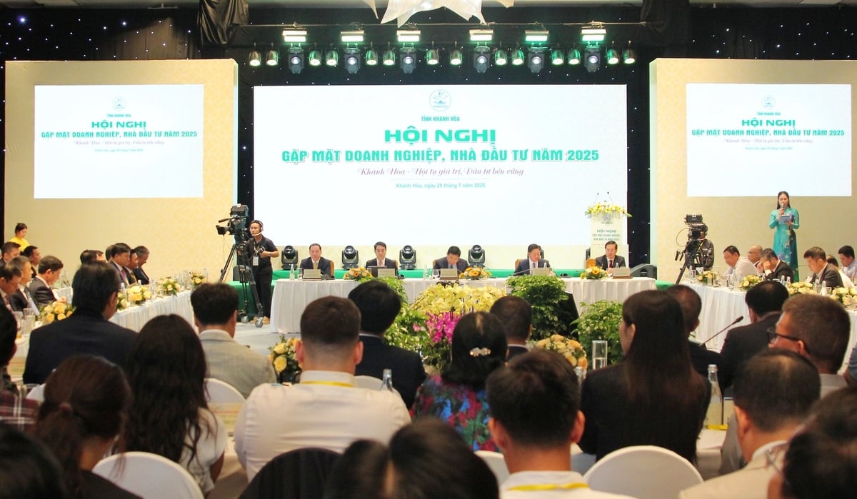 Tỉnh Khánh Hòa cam kết xây dựng môi trường đầu tư thông thoáng, minh bạch - xứng đáng là vùng đất hội tụ cơ hội và niềm tin của cộng đồng doanh nghiệp trong và ngoài nước. Ảnh: PC.