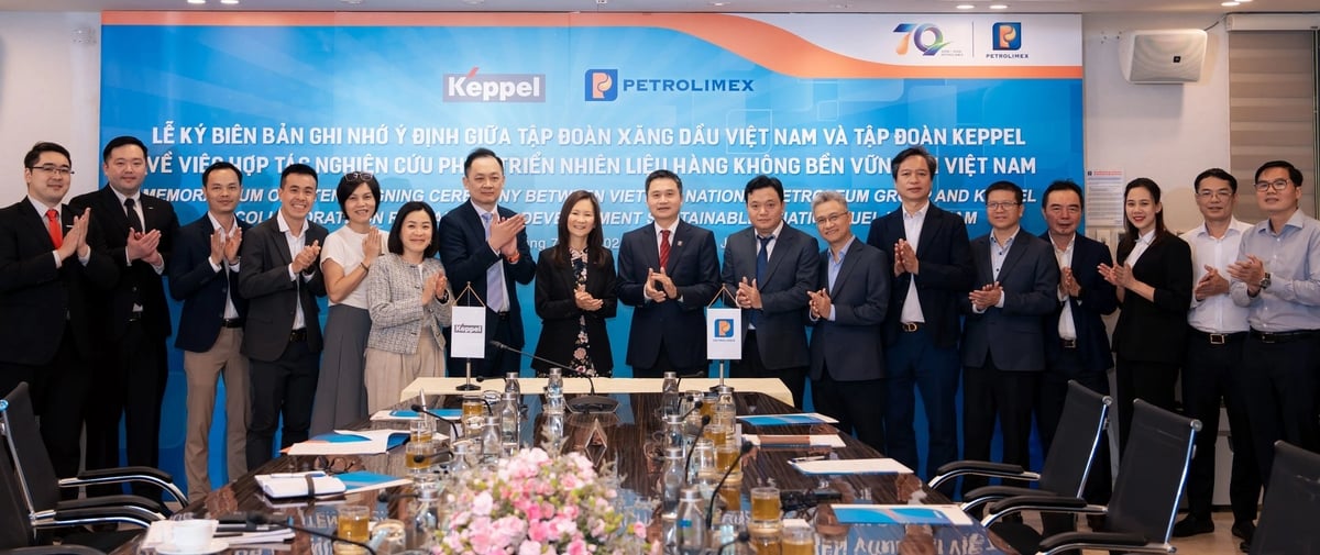 Lễ ký kết nhằm thúc đẩy nghiên cứu và triển khai giải pháp nhiên liệu hàng không bền vững tại Việt Nam. Ảnh: Petrolimex.