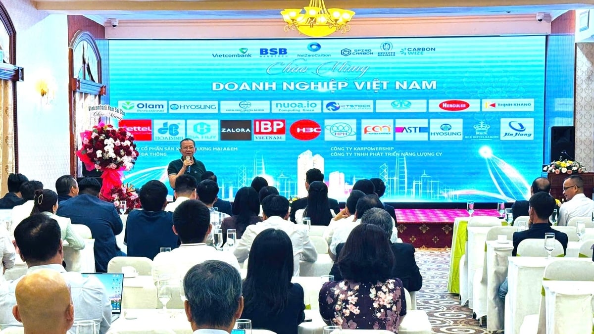 Ông Trần Minh Tiến, Tổng Giám đốc Công ty Cổ phần Net Zero Carbon chia sẻ về Đề án Công viên carbon. Ảnh: Kim Anh. Ông Trần Minh Tiến, Tổng Giám đốc Công ty Cổ phần Net Zero Carbon chia sẻ về Đề án Công viên carbon. Ảnh: Kim Anh.