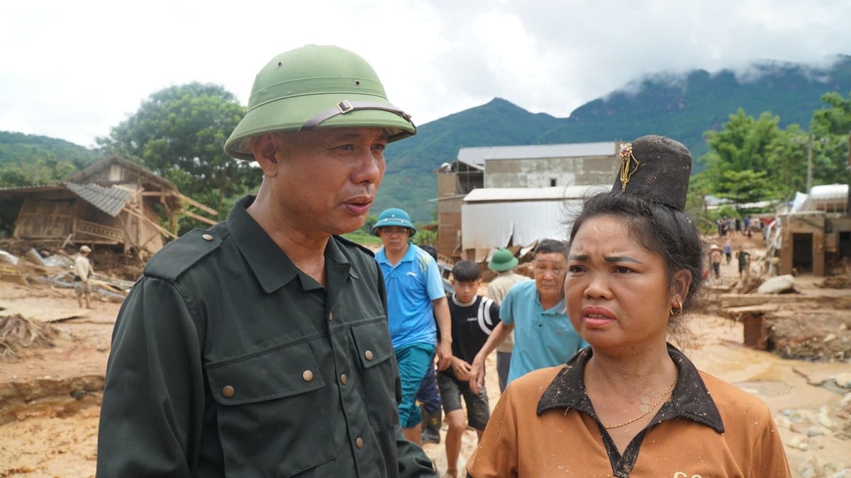 Phó Chủ tịch UBND tỉnh Sơn La Nguyễn Thành Công đến động viên người dân tại xã Chiềng Sơ. Ảnh: Đức Bình. Phó Chủ tịch UBND tỉnh Sơn La Nguyễn Thành Công đến động viên người dân tại xã Chiềng Sơ. Ảnh: Đức Bình.