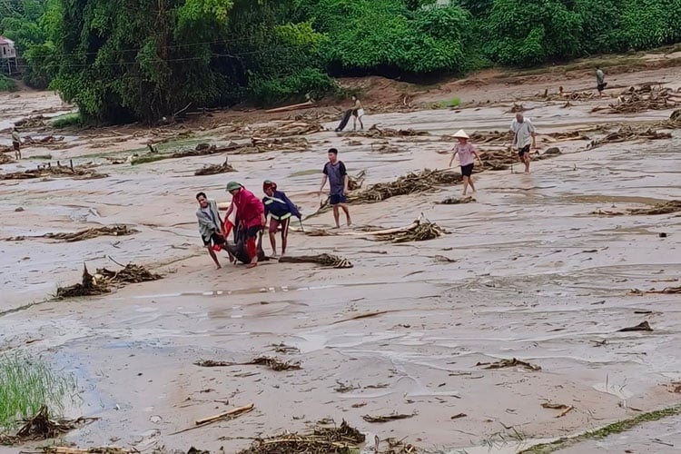 Mưa lũ gây thiệt hại ở xã Mường Luân, tỉnh Điện Biên. Ảnh: Văn Nam. Mưa lũ gây thiệt hại ở xã Mường Luân, tỉnh Điện Biên. Ảnh: Văn Nam.