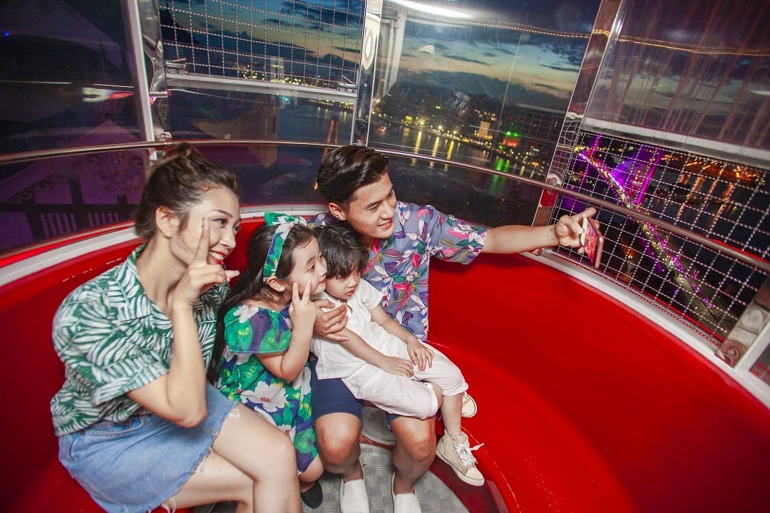 Sun Wheel - Vòng quay Mặt trời. Sun Wheel - Vòng quay Mặt trời.