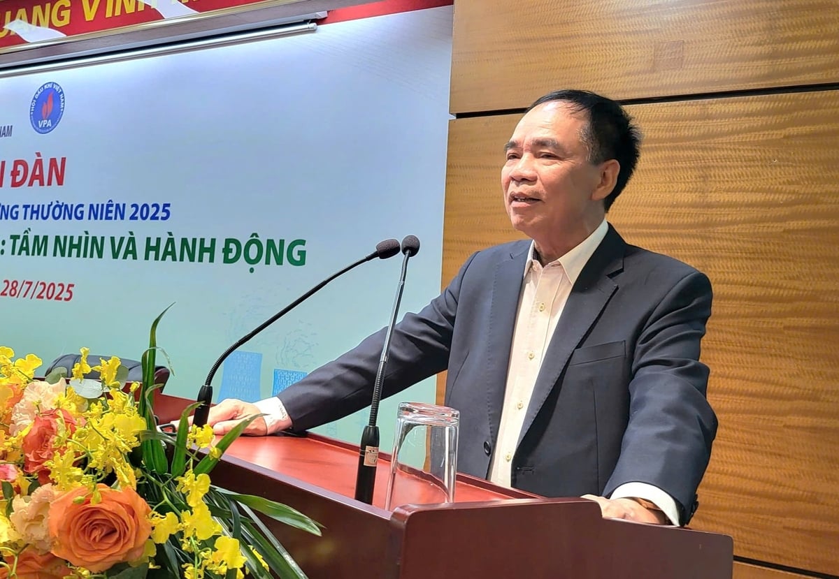 TS Nguyễn Quốc Thập, Chủ tịch Hội Dầu khí Việt Nam phát biểu khai mạc Diễn đàn. Ảnh: Petrovietnam. TS Nguyễn Quốc Thập, Chủ tịch Hội Dầu khí Việt Nam phát biểu khai mạc Diễn đàn. Ảnh: Petrovietnam.