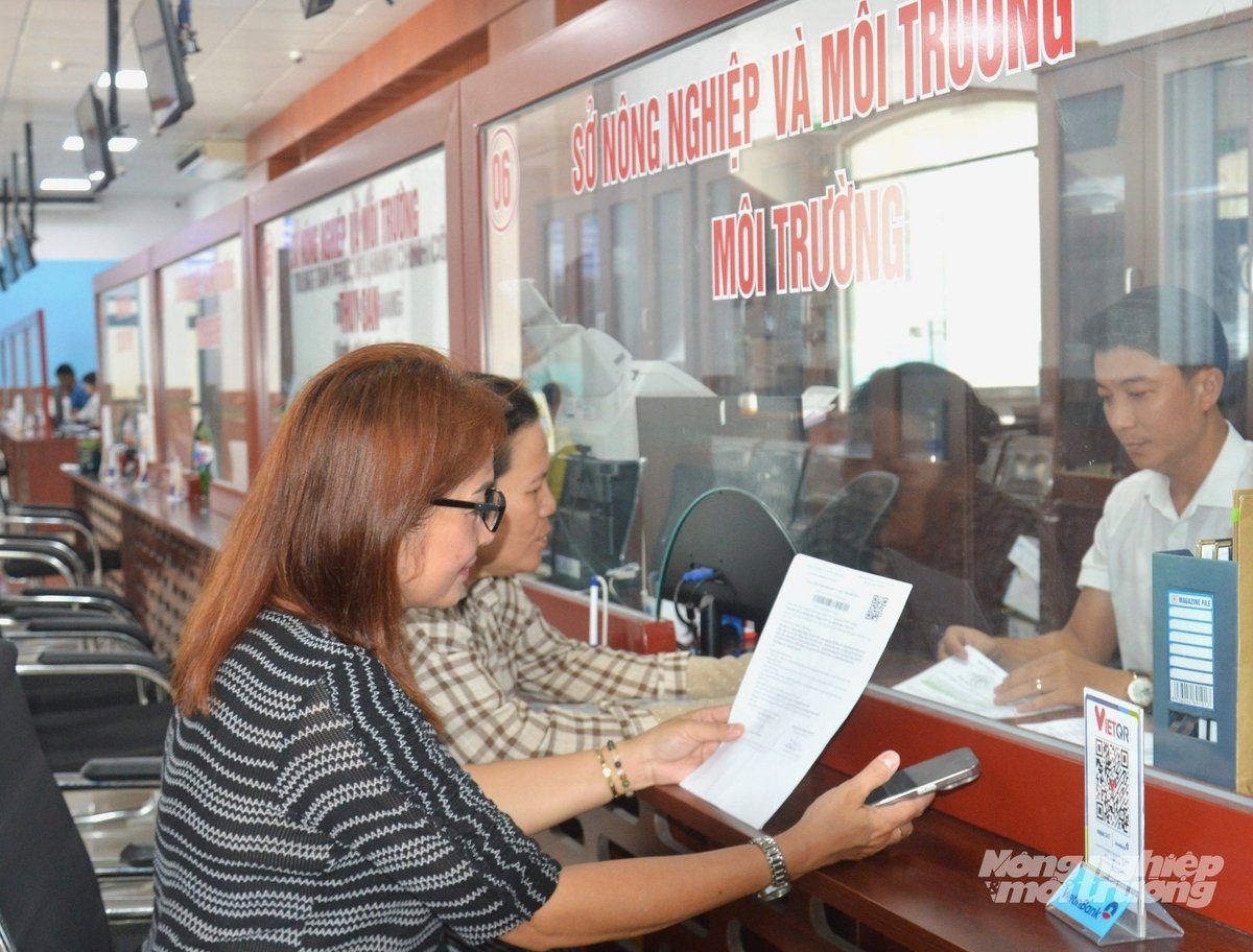 Cán bộ, công chức, viên chức chuyển công tác từ trung tâm hành chính tỉnh An Giang cũ sang tỉnh An Giang mới sẽ được hỗ trợ chi phí đi lại, sinh hoạt phí và lưu trú, với mức tối đa 5 triệu đồng/người/tháng. Ảnh: Trung Chánh. Cán bộ, công chức, viên chức chuyển công tác từ trung tâm hành chính tỉnh An Giang cũ sang tỉnh An Giang mới sẽ được hỗ trợ chi phí đi lại, sinh hoạt phí và lưu trú, với mức tối đa 5 triệu đồng/người/tháng. Ảnh: Trung Chánh.