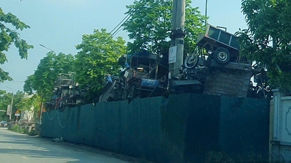 Một số lô đất tại cụm công nghiệp này được sử dụng làm nơi tập kết phế liệu. Ảnh: QD. Một số lô đất tại cụm công nghiệp này được sử dụng làm nơi tập kết phế liệu. Ảnh: QD.