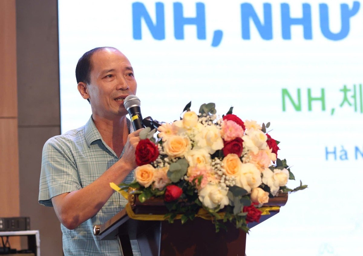 Ông Hà Nguyên Phấn, Cán bộ Phòng Văn hóa xã Tây Đô, Thanh Hóa, nguyên Phó Chủ tịch UBND, Trưởng Ban Quản lý dự án xã Vĩnh Long ghi nhận và cảm ơn sự hỗ trợ kịp thời, hiệu quả từ Tập đoàn tài chính NongHyup và tổ chức GNI. Ảnh: GNI. Ông Hà Nguyên Phấn, Cán bộ Phòng Văn hóa xã Tây Đô, Thanh Hóa, nguyên Phó Chủ tịch UBND, Trưởng Ban Quản lý dự án xã Vĩnh Long ghi nhận và cảm ơn sự hỗ trợ kịp thời, hiệu quả từ Tập đoàn tài chính NongHyup và tổ chức GNI. Ảnh: GNI.