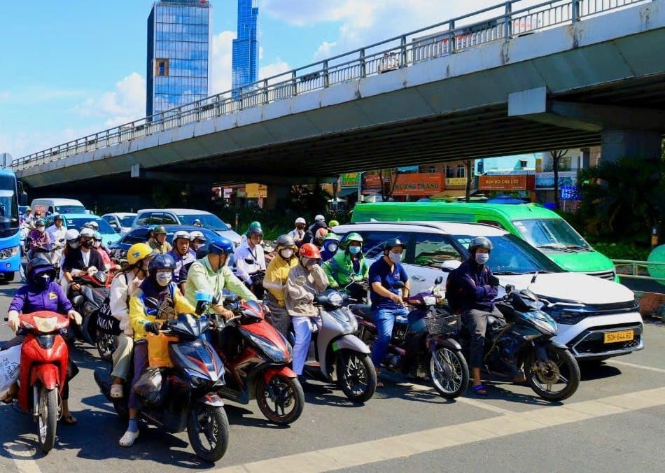 Nắng nóng diện rộng xảy ra nhiều ngày nay tại các tỉnh miền Bắc, từ Thanh Hóa đến Đà Nẵng, phía Đông các tỉnh từ Quảng Ngãi đến Đắk Lắk và Khánh Hòa. Ảnh: Trung Nguyên. Nắng nóng diện rộng xảy ra nhiều ngày nay tại các tỉnh miền Bắc, từ Thanh Hóa đến Đà Nẵng, phía Đông các tỉnh từ Quảng Ngãi đến Đắk Lắk và Khánh Hòa. Ảnh: Trung Nguyên.