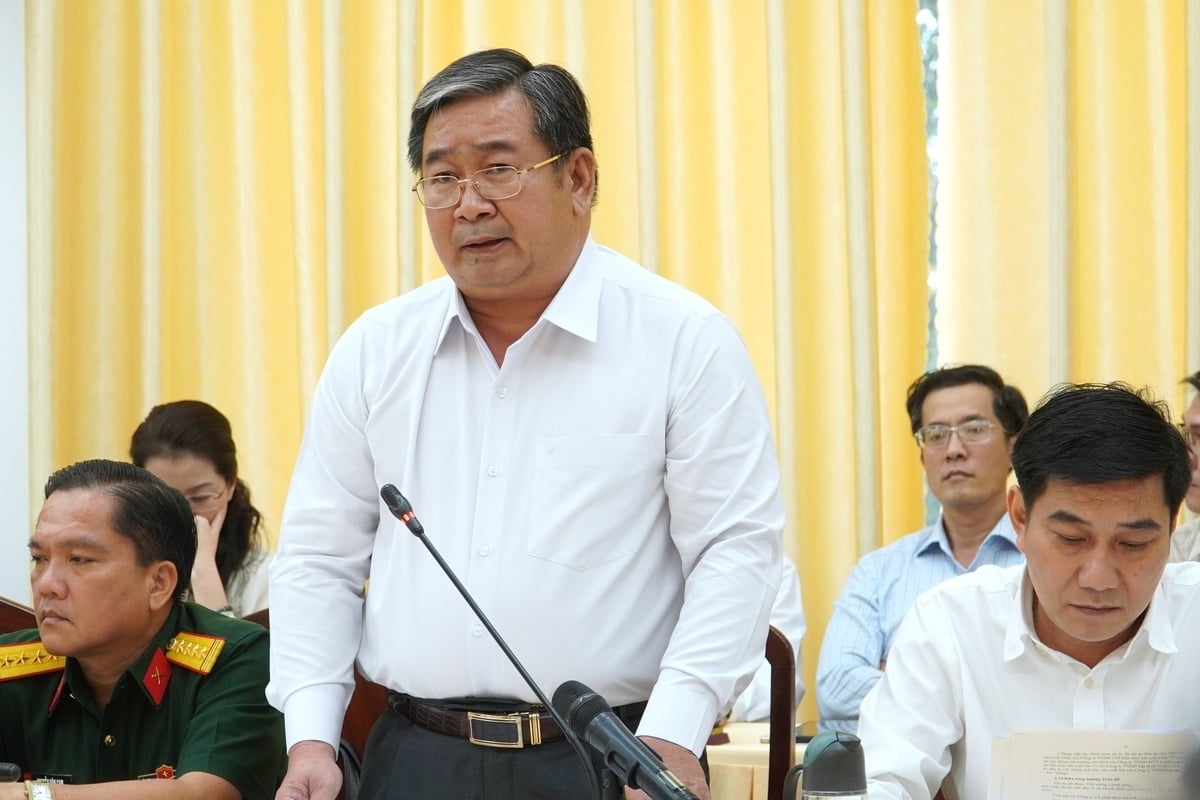 Ông Ngô Thái Chân – Giám đốc Sở Nông nghiệp và Môi trường TP. Cần Thơ trả lời Báo Nông nghiệp và Môi trường về vấn đề sắp xếp các trạm chuyên môn thuộc ngành dọc của Sở. Ảnh: Kim Anh. Ông Ngô Thái Chân – Giám đốc Sở Nông nghiệp và Môi trường TP. Cần Thơ trả lời Báo Nông nghiệp và Môi trường về vấn đề sắp xếp các trạm chuyên môn thuộc ngành dọc của Sở. Ảnh: Kim Anh.