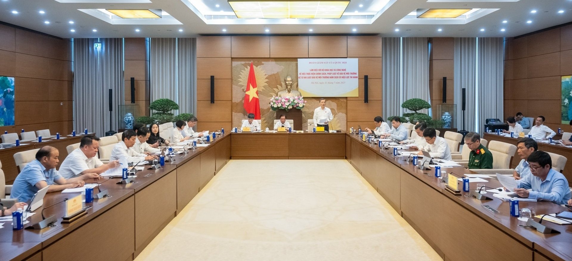 Đoàn giám sát chuyên đề 'Việc thực hiện chính sách, pháp luật về bảo vệ môi trường kể từ khi Luật Bảo vệ môi trường năm 2020 có hiệu lực thi hành' làm việc với Bộ Khoa học và Công nghệ. Ảnh: Phạm Thắng. Đoàn giám sát chuyên đề 'Việc thực hiện chính sách, pháp luật về bảo vệ môi trường kể từ khi Luật Bảo vệ môi trường năm 2020 có hiệu lực thi hành' làm việc với Bộ Khoa học và Công nghệ. Ảnh: Phạm Thắng.