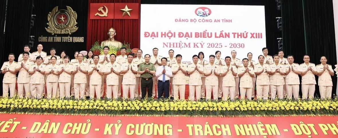 Các đại biểu dự Đảng bộ Công an tỉnh Tuyên Quang long trọng tổ chức Đại hội đại biểu lần thứ XX, nhiệm kỳ 2025–2030. Ảnh: Công an tỉnh Tuyên Quang. Các đại biểu dự Đảng bộ Công an tỉnh Tuyên Quang long trọng tổ chức Đại hội đại biểu lần thứ XX, nhiệm kỳ 2025–2030. Ảnh: Công an tỉnh Tuyên Quang.