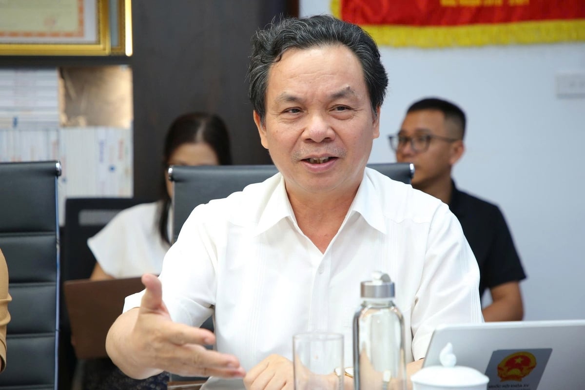 GS. TS. Hoàng Văn Cường, Ủy viên Ủy ban Kinh tế - Tài chính của Quốc hội, Thành viên Hội đồng Tư vấn chính sách của Thủ tướng Chính phủ cho rằng đất thương mại dịch vụ là loại hình tạo ra giá trị kinh tế thực chất. Ảnh: Reatimes. GS. TS. Hoàng Văn Cường, Ủy viên Ủy ban Kinh tế - Tài chính của Quốc hội, Thành viên Hội đồng Tư vấn chính sách của Thủ tướng Chính phủ cho rằng đất thương mại dịch vụ là loại hình tạo ra giá trị kinh tế thực chất. Ảnh: Reatimes.