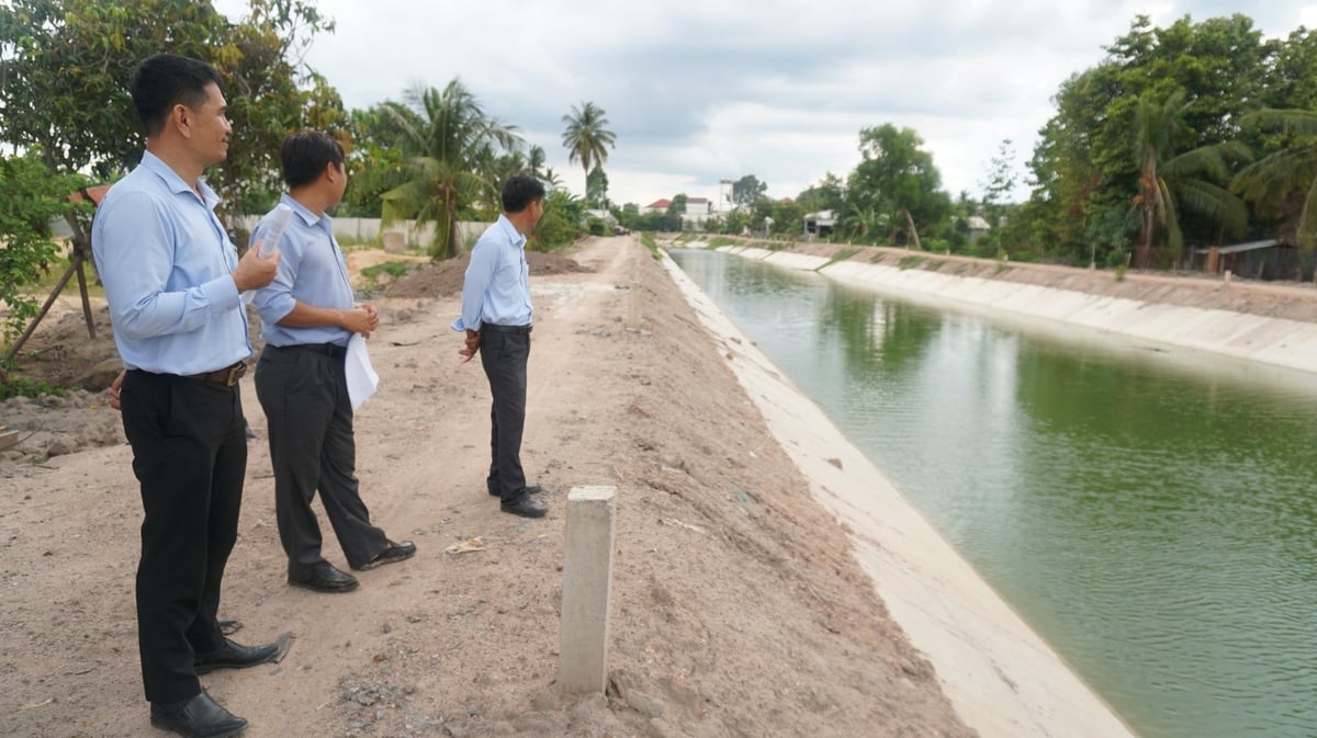 Sau khi sắp xếp lại địa giới hành chính, tỉnh Tây Ninh mới sẽ có hệ thống kênh mương đồ sộ, với chiều dài có thể lên tới trên 12.000 km. Ảnh: Trần Trung. Sau khi sắp xếp lại địa giới hành chính, tỉnh Tây Ninh mới sẽ có hệ thống kênh mương đồ sộ, với chiều dài có thể lên tới trên 12.000 km. Ảnh: Trần Trung.