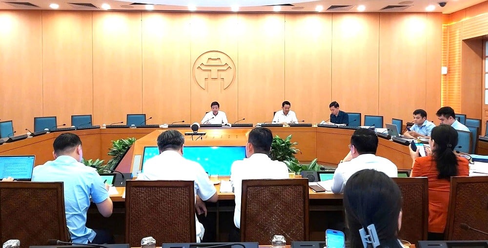 Đồng chí Dương Đức Tuấn, Ủy viên Ban Thường vụ Thành ủy, Phó Chủ tịch UBND thành phố Hà Nội, Trưởng đoàn công tác chủ trì buổi làm việc. Ảnh: Hoàng Điệp. Đồng chí Dương Đức Tuấn, Ủy viên Ban Thường vụ Thành ủy, Phó Chủ tịch UBND thành phố Hà Nội, Trưởng đoàn công tác chủ trì buổi làm việc. Ảnh: Hoàng Điệp.