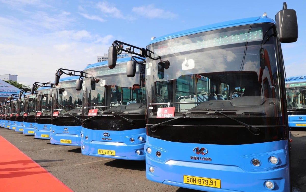 35 tuyến buýt dùng xe điện sẽ được TP.HCM đưa vào khai thác từ 1/8. Ảnh: Mỹ Quỳnh. 35 tuyến buýt dùng xe điện sẽ được TP.HCM đưa vào khai thác từ 1/8. Ảnh: Mỹ Quỳnh.