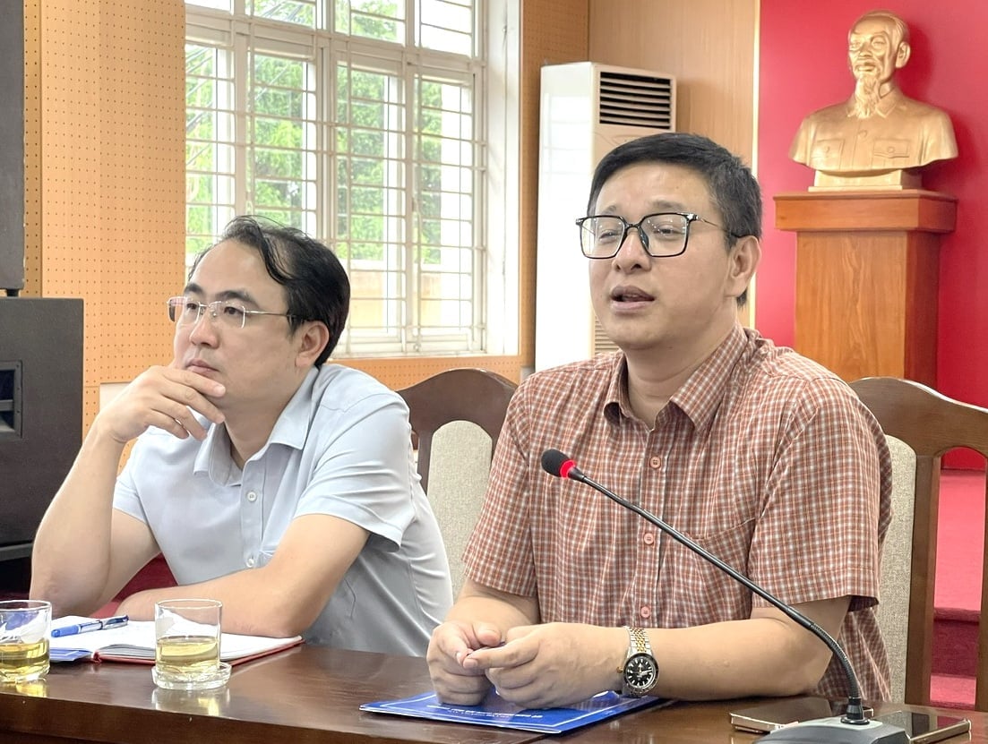 Ông Nguyễn Văn Hưng, Chủ tịch UBND xã Đại Thanh cho biết, sau 1 tháng vận hành Điểm dịch vụ hành chính công của xã đã tiếp nhận 2.489 hồ sơ TTHC, đã giải quyết xong 2.460 hồ sơ (98,8%). Ảnh: Trường Giang.