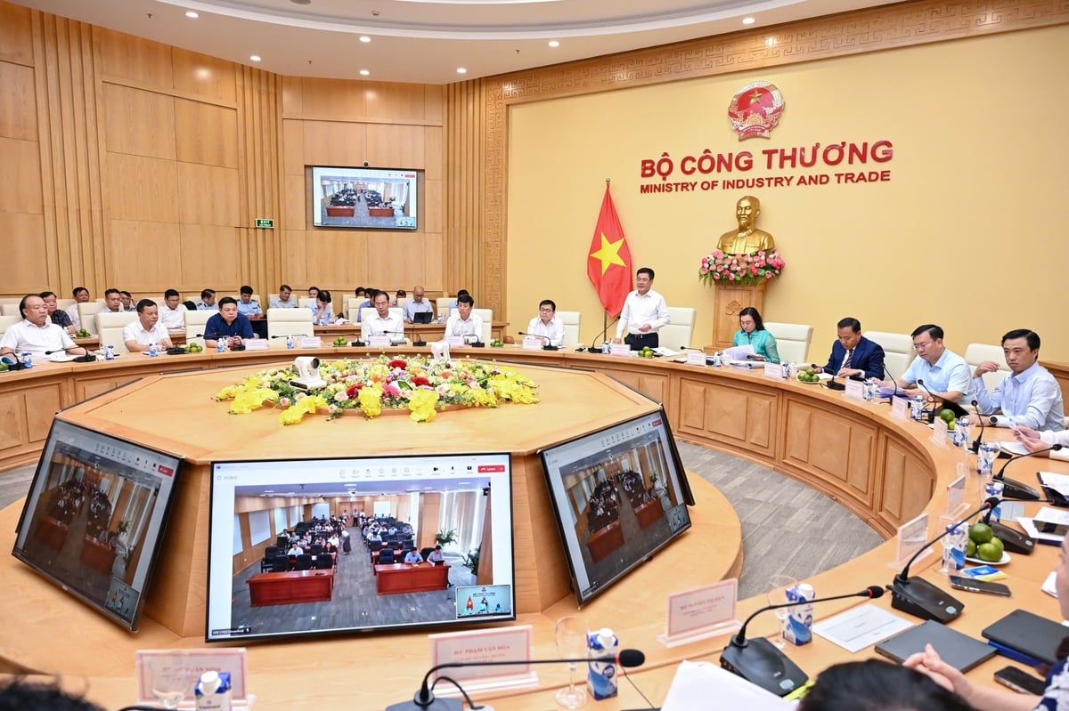 Cuộc họp được tổ chức trực tuyến đến các tỉnh, thành phố trên cả nước. Ảnh: MOIT. Cuộc họp được tổ chức trực tuyến đến các tỉnh, thành phố trên cả nước. Ảnh: MOIT.