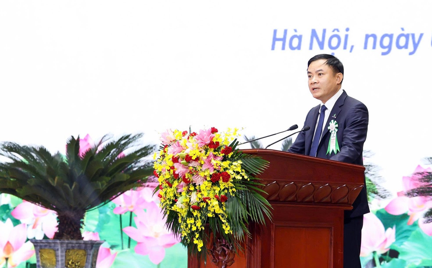 Ông Lê Ngọc Sơn, Tổng Giám đốc Tập đoàn Petrovietnam, Chủ tịch Hội đồng Thi đua - Khen thưởng Tập đoàn cho biết, Petrovietnam đã đạt được những thành tựu nổi bật trong phong trào thi đua yêu nước. Ảnh: Hồng Thắm.