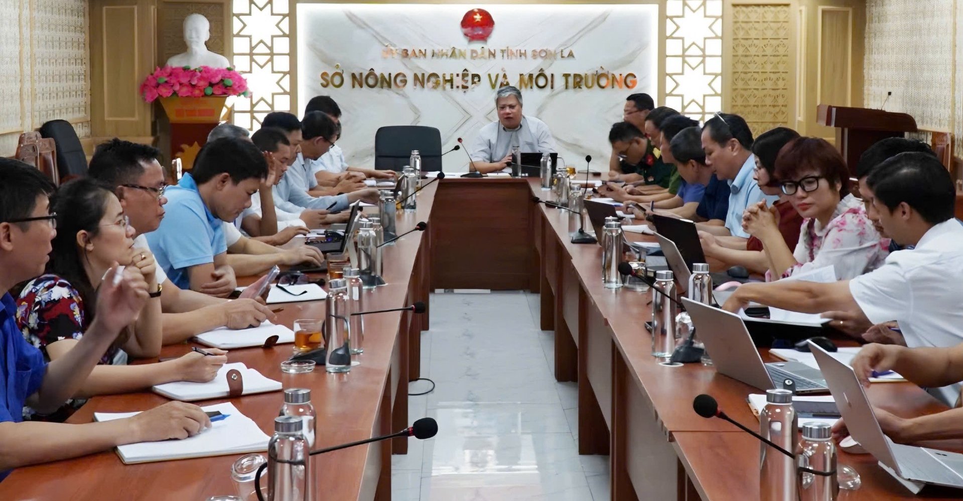 Sở Nông nghiệp và Môi trường Sơn La tổ chức họp khẩn với các sở, ngành lên phương án ứng phó mưa lũ tại các xã huyện Sông Mã (cũ). Ảnh: Đức Bình. Sở Nông nghiệp và Môi trường Sơn La tổ chức họp khẩn với các sở, ngành lên phương án ứng phó mưa lũ tại các xã huyện Sông Mã (cũ). Ảnh: Đức Bình.