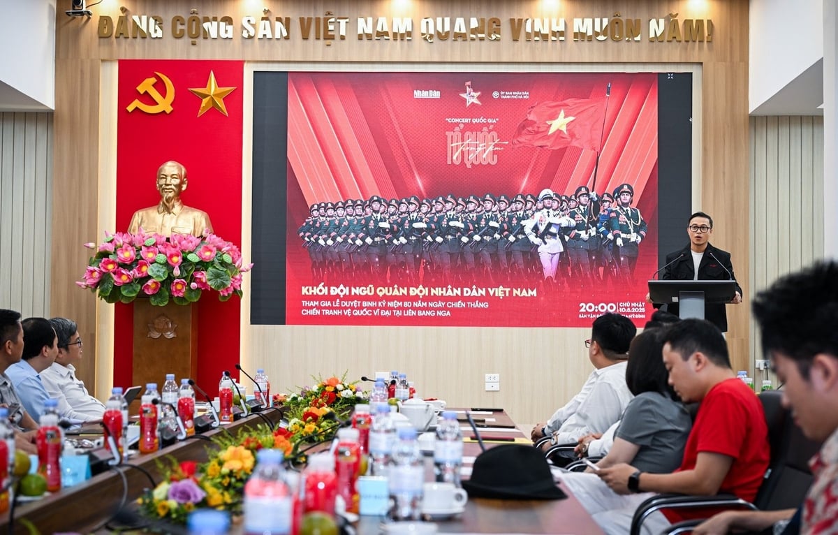 Báo Nhân Dân và UBND thành phố Hà Nội công bố: Chương trình nghệ thuật chính luận chính thức diễn ra vào 20 giờ ngày 10/8 tại Mỹ Đình. Ảnh: Báo Nhân Dân.