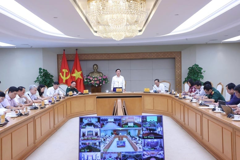 Phó Thủ tướng Trần Hồng Hà chủ trì Hội nghị Ban Chỉ đạo Quốc gia về tình hình, kết quả chống khai thác hải sản bất hợp pháp, không báo cáo và không theo quy định (IUU). Ảnh: VGP/Đình Nam. Phó Thủ tướng Trần Hồng Hà chủ trì Hội nghị Ban Chỉ đạo Quốc gia về tình hình, kết quả chống khai thác hải sản bất hợp pháp, không báo cáo và không theo quy định (IUU). Ảnh: VGP/Đình Nam.