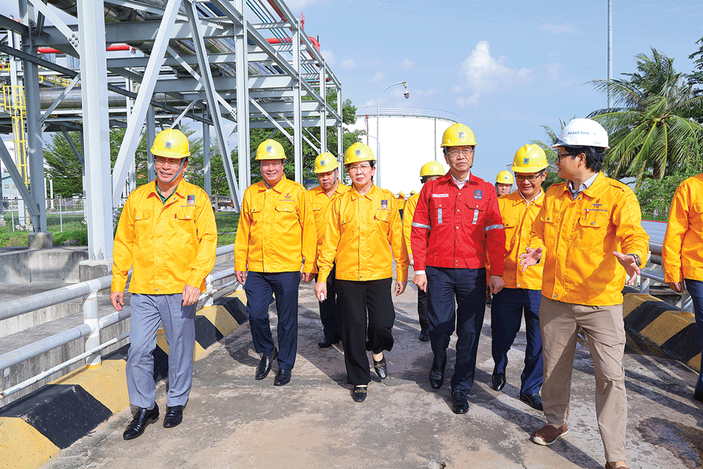 Đoàn công tác của Đảng ủy Chính phủ khảo sát hoạt động mô hình tổ chức Đảng tại Petrovietnam. Ảnh: PV. Đoàn công tác của Đảng ủy Chính phủ khảo sát hoạt động mô hình tổ chức Đảng tại Petrovietnam. Ảnh: PV.