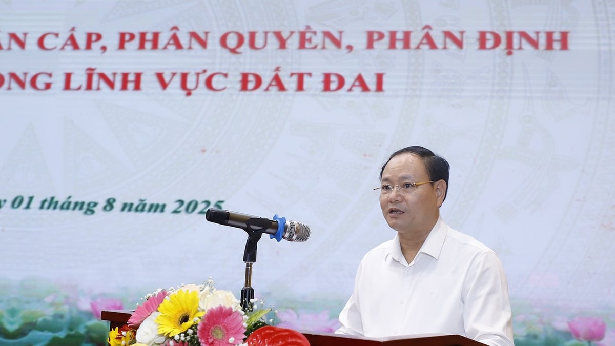 Thứ trưởng Lê Minh Ngân chủ trì Hội nghị tập huấn toàn quốc về phân cấp, phân quyền, phân định thẩm quyền trong lĩnh vực đất đai. Ảnh: Khương Trung. Thứ trưởng Lê Minh Ngân chủ trì Hội nghị tập huấn toàn quốc về phân cấp, phân quyền, phân định thẩm quyền trong lĩnh vực đất đai. Ảnh: Khương Trung.
