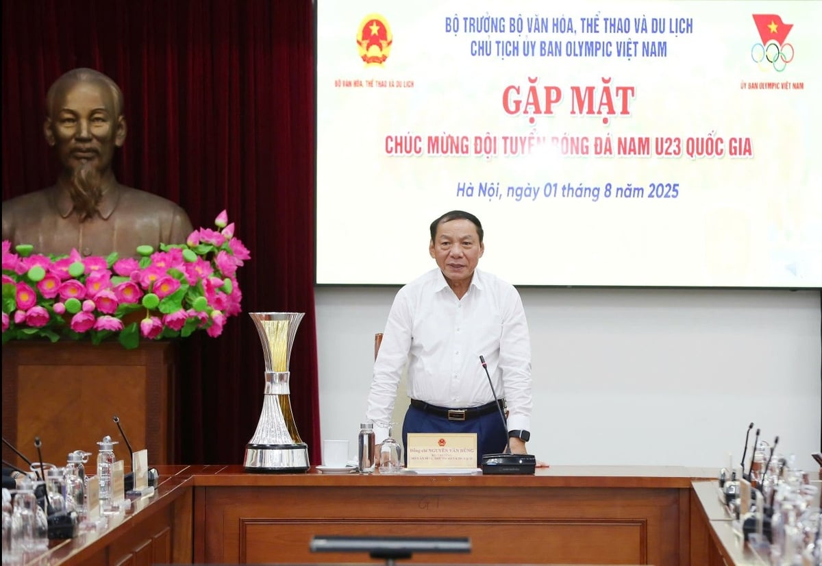 Bộ trưởng Bộ VHTTDL Nguyễn Văn Hùng phát biểu chúc mừng Đội tuyển bóng đá U23 quốc gia Việt Nam. Ảnh: Trần Huấn. Bộ trưởng Bộ VHTTDL Nguyễn Văn Hùng phát biểu chúc mừng Đội tuyển bóng đá U23 quốc gia Việt Nam. Ảnh: Trần Huấn.