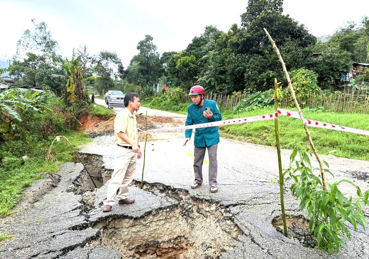 Căng dây, lập biển báo nguy hiểm để cảnh báo đối với người tham gia giao thông. Ảnh: ĐL. Căng dây, lập biển báo nguy hiểm để cảnh báo đối với người tham gia giao thông. Ảnh: ĐL.