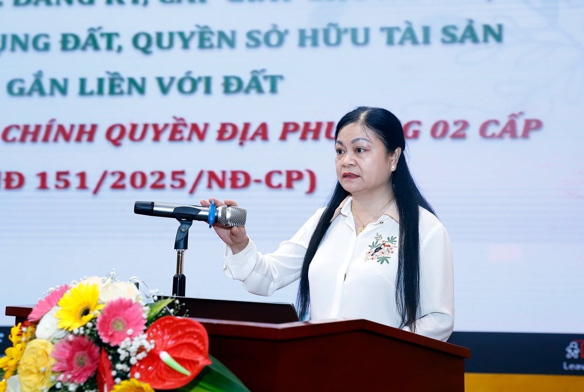 Bà Phạm Thị Thịnh cho biết, Nghị định 151 đã cắt giảm 3/30 thủ tục hành chính, 44/425 ngày thực hiện thủ tục đăng ký đất đai, tài sản gắn liền với đất. Ảnh: Khương Trung.