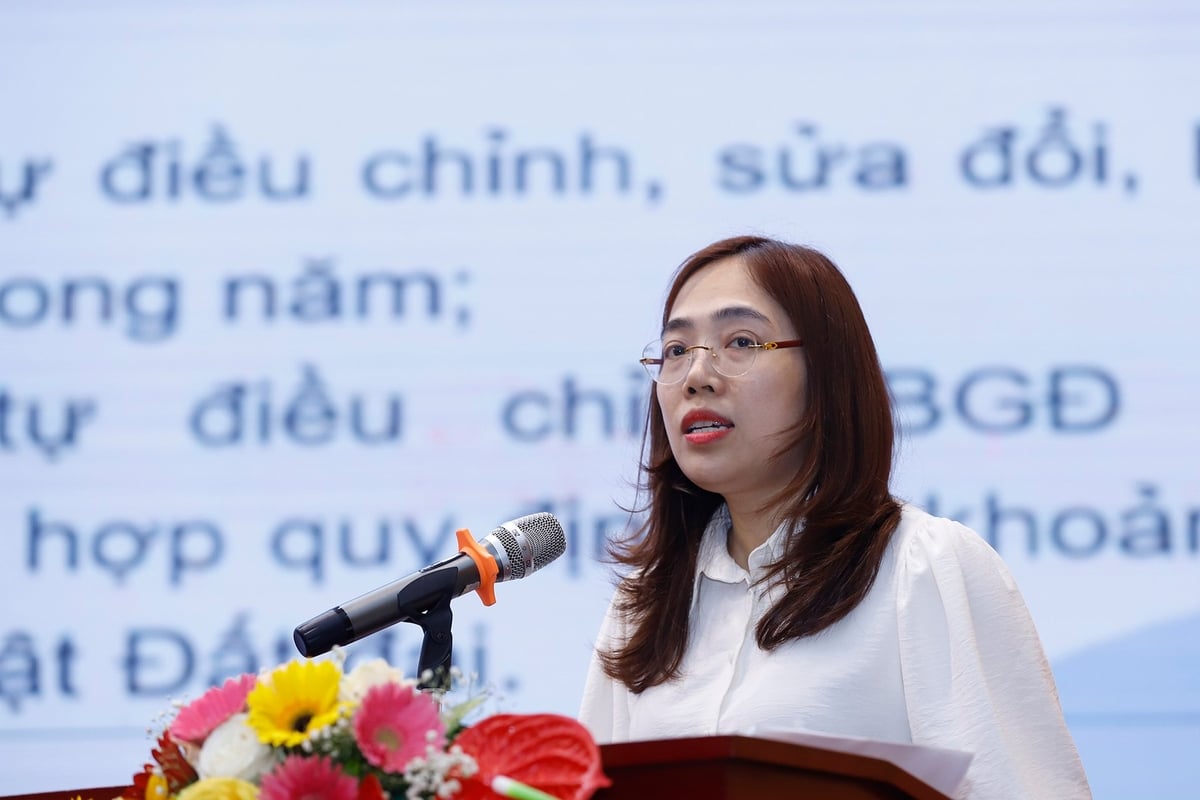 Bà Nguyễn Thị Minh Phương trình bày thủ tục xây dựng, điều chỉnh bảng giá đất; định giá đất cụ thể. Ảnh: Khương Trung. Bà Nguyễn Thị Minh Phương trình bày thủ tục xây dựng, điều chỉnh bảng giá đất; định giá đất cụ thể. Ảnh: Khương Trung.