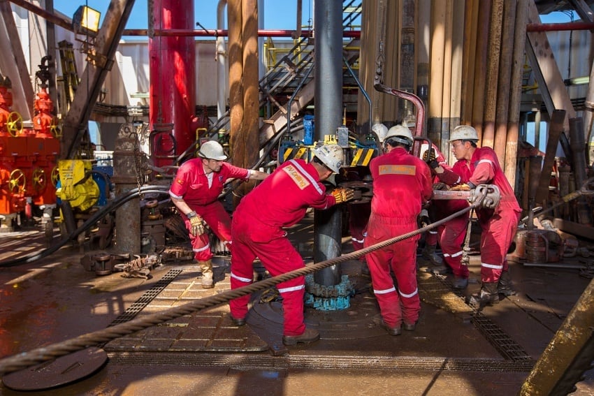 Người lao động Petrovietnam làm việc trên giàn khoan.Ảnh: Trúc Lâm. Người lao động Petrovietnam làm việc trên giàn khoan.Ảnh: Trúc Lâm.