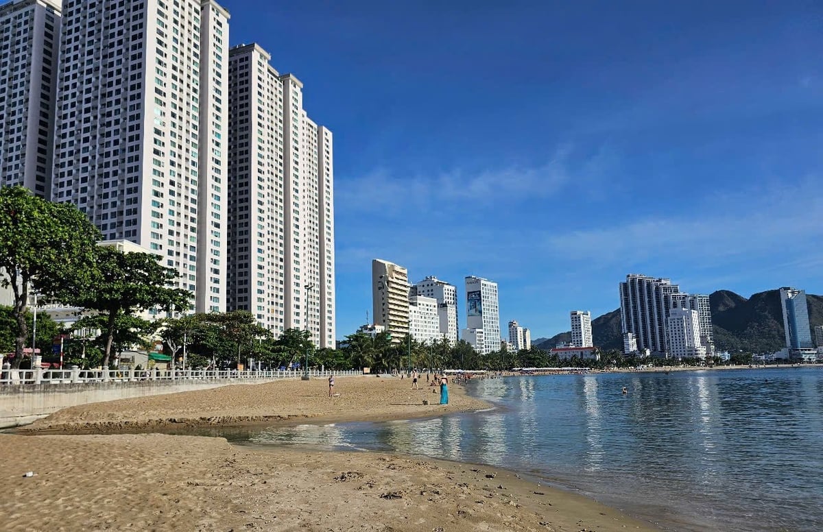 Tỉnh Khánh Hòa sẽ thực hiện thu phí bảo vệ môi trường đối với nước thải, khí thải trên địa bàn tỉnh. Ảnh: Kim Sơ. Tỉnh Khánh Hòa sẽ thực hiện thu phí bảo vệ môi trường đối với nước thải, khí thải trên địa bàn tỉnh. Ảnh: Kim Sơ.