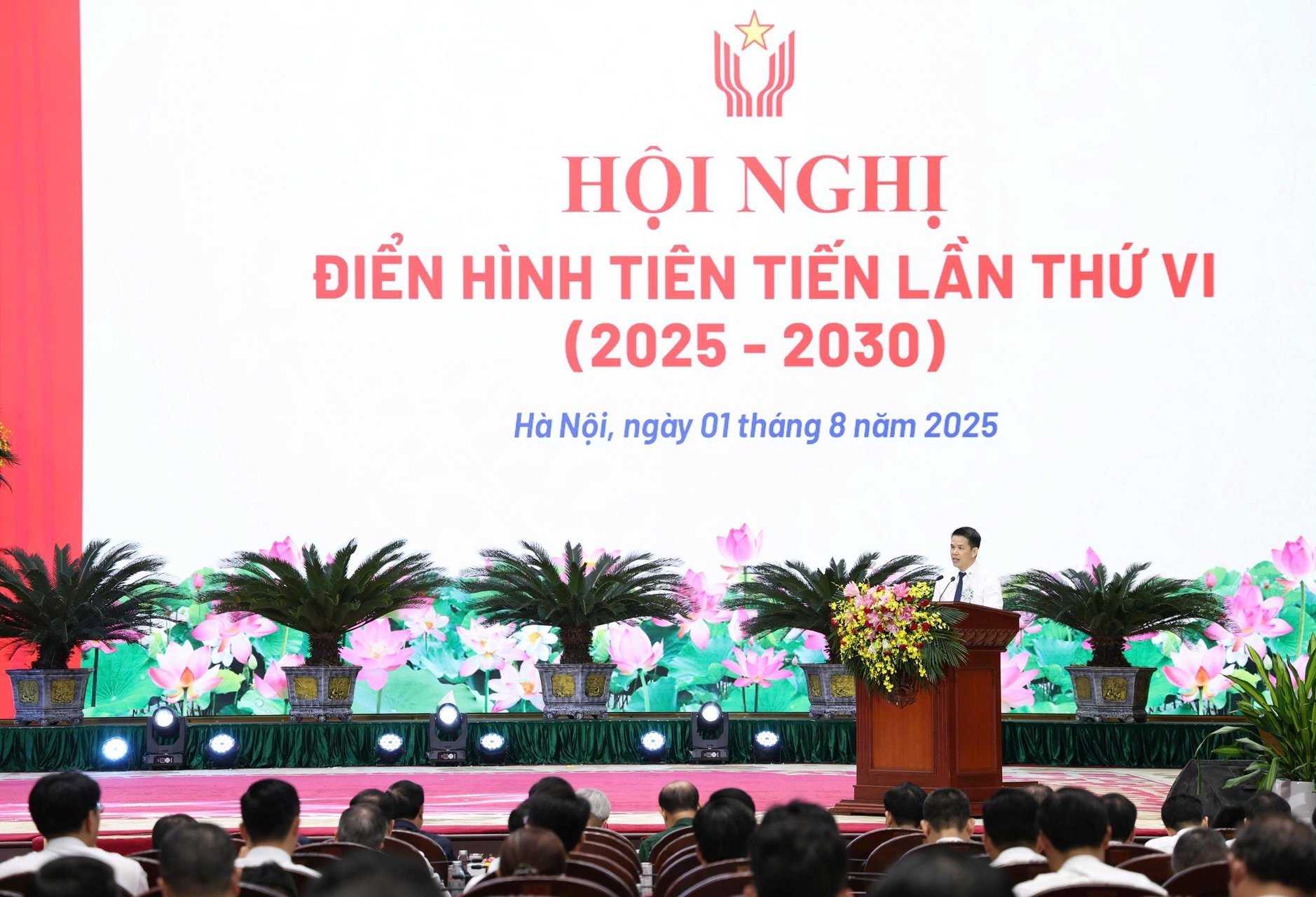 Ông Phạm Văn Phong, Tổng Giám đốc Tổng Công ty Khí Việt Nam (PV GAS) cho hay, trong những năm qua, PV GAS đặc biệt quan tâm đến phong trào thi đua lao động sáng tạo, phát huy sáng kiến cải tiến. Ảnh: Hồng Thắm.