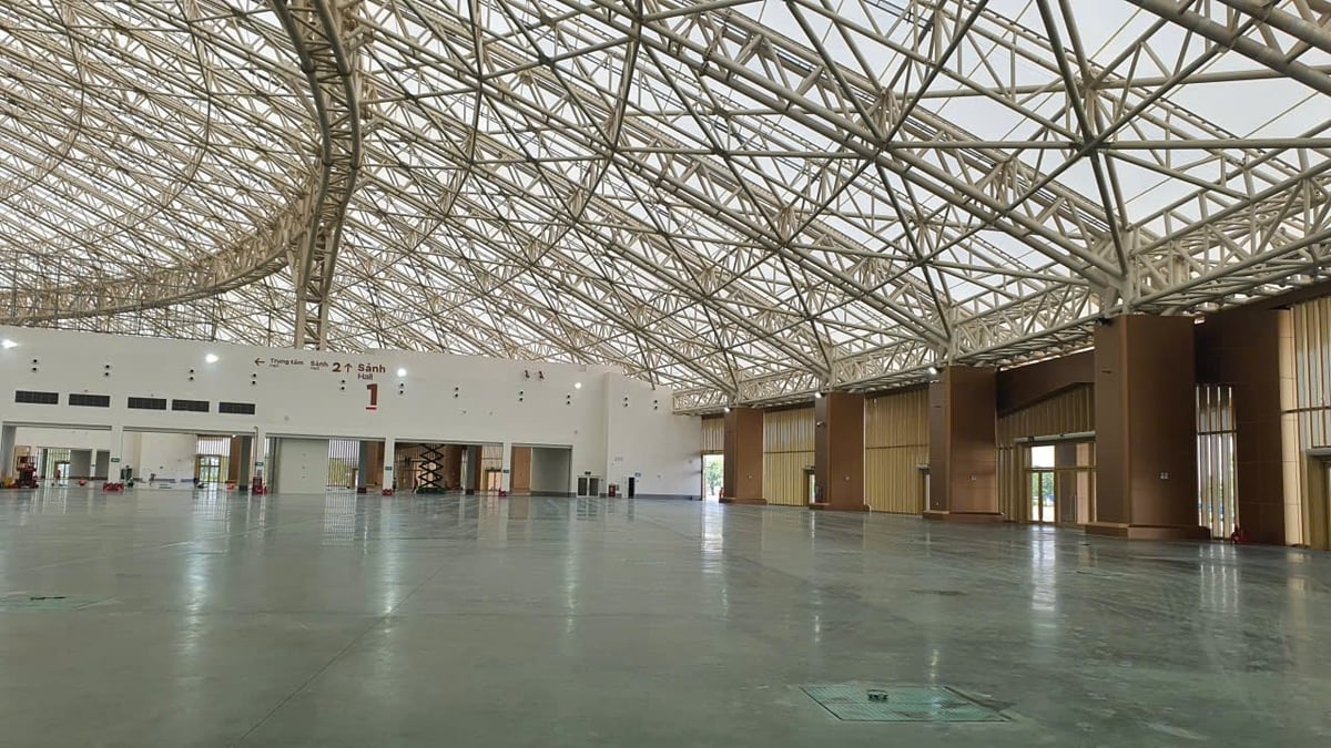 Tòa nhà Kim Quy, Trung tâm Hội chợ Triển lãm Quốc gia, nơi diễn ra Triển lãm thành tựu kinh tế - xã hội nhân dịp kỷ niệm 80 năm Ngày Quốc khánh. Ảnh: Xuân Vũ. Tòa nhà Kim Quy, Trung tâm Hội chợ Triển lãm Quốc gia, nơi diễn ra Triển lãm thành tựu kinh tế - xã hội nhân dịp kỷ niệm 80 năm Ngày Quốc khánh. Ảnh: Xuân Vũ.