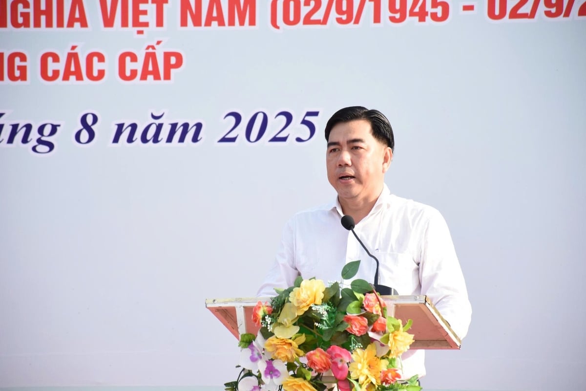 Ông Lê Chí Phương, Chủ tịch UBND xã Cờ Đỏ đánh giá về công tác bảo vệ môi trường trên địa bàn xã thời gian qua. Ảnh: Kim Anh.