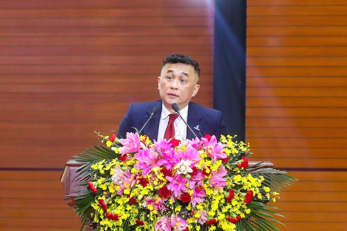 Đồng chí Phan Tử Giang – Ủy viên Ban Chấp hành Đảng bộ, Phó Tổng Giám đốc Petrovietnam tham luận về vai trò lãnh đạo của tổ chức Đảng trong xử lý các dự án, đơn vị khó khăn. Ảnh: Petrovietnam.