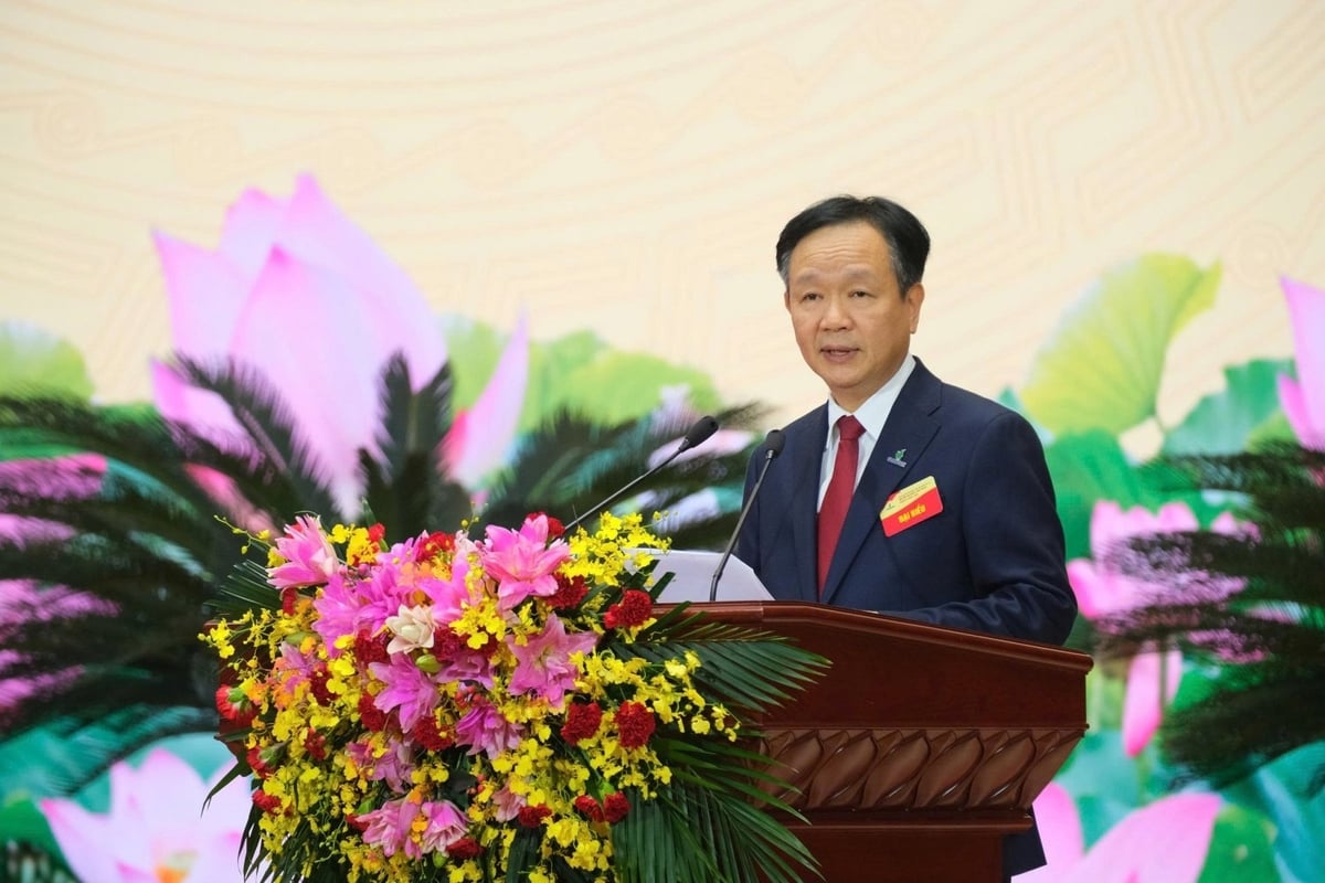 Đồng chí Vũ Mai Khanh - Bí thư Đảng ủy, Tổng giám đốc Liên doanh Vietsovpetro tham luận về nội dung 'Học tập và làm theo tư tưởng, đạo đức, phong cách Hồ Chí Minh trong phát triển khoa học công nghệ, đổi mới sáng tạo, tối ưu hiệu quả sản xuất kinh doanh'. Ảnh: Petrovietnam.