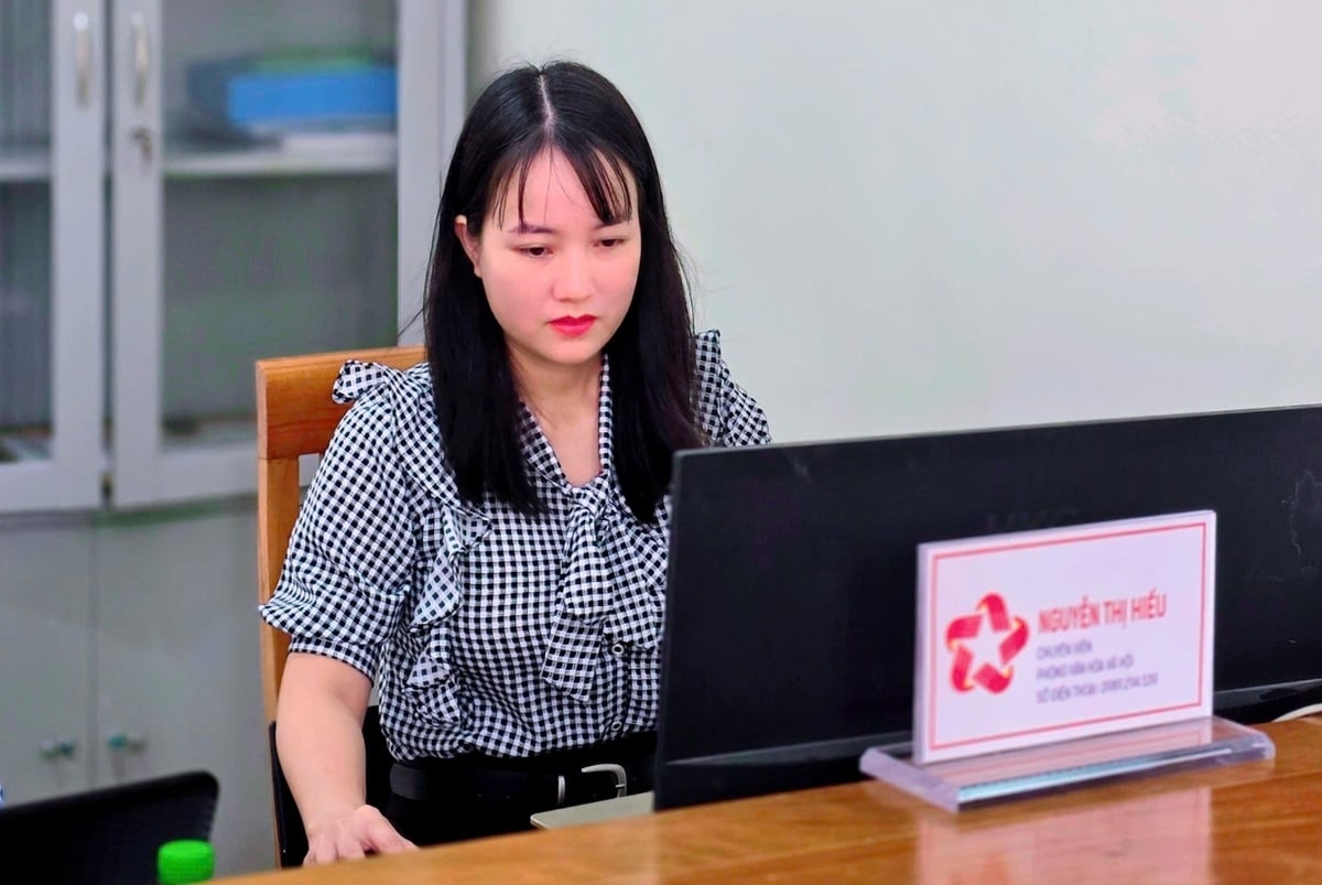 Sự tận tình, chuyên nghiệp của công chức cấp xã mới đã và đang mang đến sự phấn khởi cho người dân, doanh nghiệp. Ảnh: Thanh Nga. Sự tận tình, chuyên nghiệp của công chức cấp xã mới đã và đang mang đến sự phấn khởi cho người dân, doanh nghiệp. Ảnh: Thanh Nga.