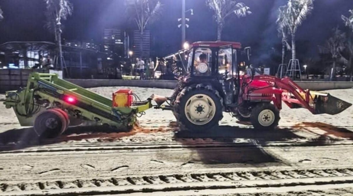 Xe sàng cát bãi biển tự động vào ban đêm được UBND phường Vũng Tàu đưa vào vận hành thử nghiệm nhằm phục vụ khách du lịch tốt nhất, không bị ảnh hưởng bởi rác, chất thải rắn. Ảnh: UBND phường Vũng Tàu. Xe sàng cát bãi biển tự động vào ban đêm được UBND phường Vũng Tàu đưa vào vận hành thử nghiệm nhằm phục vụ khách du lịch tốt nhất, không bị ảnh hưởng bởi rác, chất thải rắn. Ảnh: UBND phường Vũng Tàu.