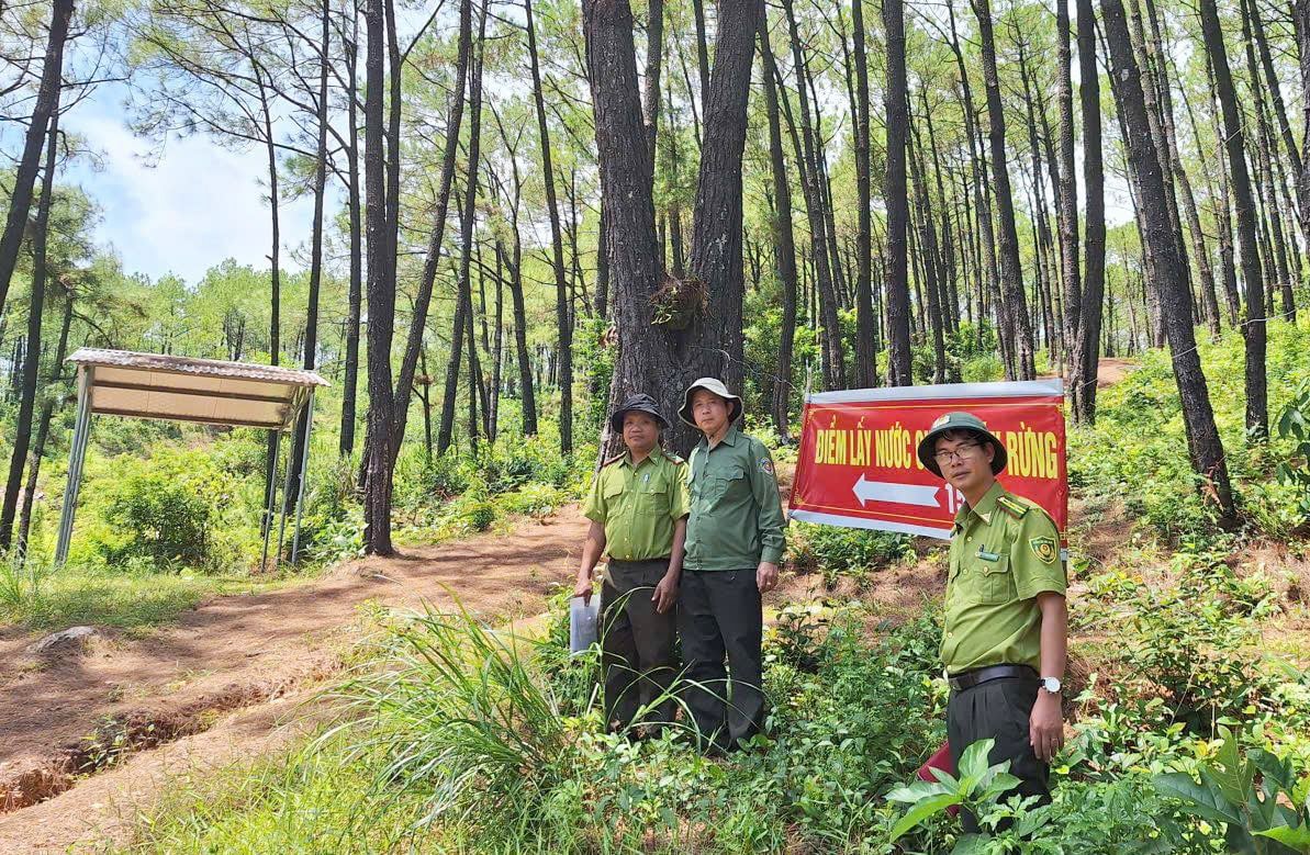 Từ đầu năm 2025 đến nay, TP Huế xảy ra 14 vụ cháy rừng và thực bì. Hiện tại, mọi lực lượng PCCCR trên địa bàn đều đang trong trạng thái sẵn sàng cao nhất để chống ‘giặc lửa’. Ảnh: Văn Dinh. Từ đầu năm 2025 đến nay, TP Huế xảy ra 14 vụ cháy rừng và thực bì. Hiện tại, mọi lực lượng PCCCR trên địa bàn đều đang trong trạng thái sẵn sàng cao nhất để chống ‘giặc lửa’. Ảnh: Văn Dinh.