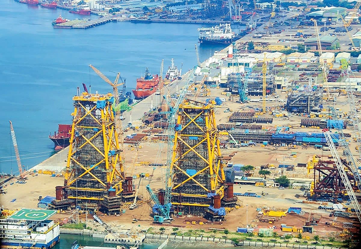 Petrovietnam tiên phong đi đầu, gương mẫu trong đổi mới sáng tạo, chuyển đổi số. Ảnh: Petrovietnam. Petrovietnam tiên phong đi đầu, gương mẫu trong đổi mới sáng tạo, chuyển đổi số. Ảnh: Petrovietnam.