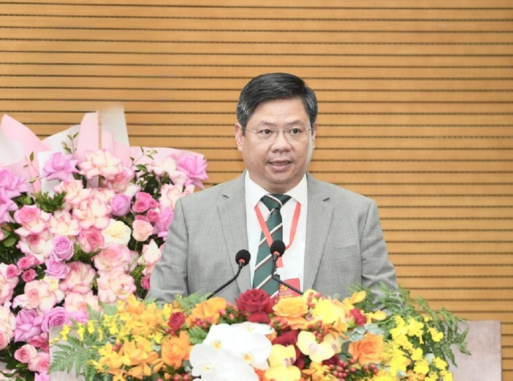 Bí thư Đảng ủy phường Ô Chợ Dừa Nguyễn Anh Quân phát biểu khai mạc Đại hội. Ảnh: Hoàng Điệp. Bí thư Đảng ủy phường Ô Chợ Dừa Nguyễn Anh Quân phát biểu khai mạc Đại hội. Ảnh: Hoàng Điệp.